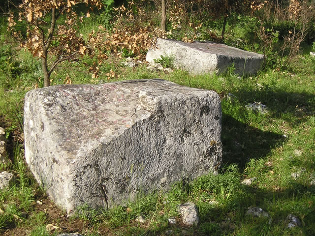 Nadgrobni spomenik