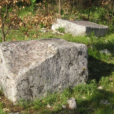 Nadgrobni spomenik